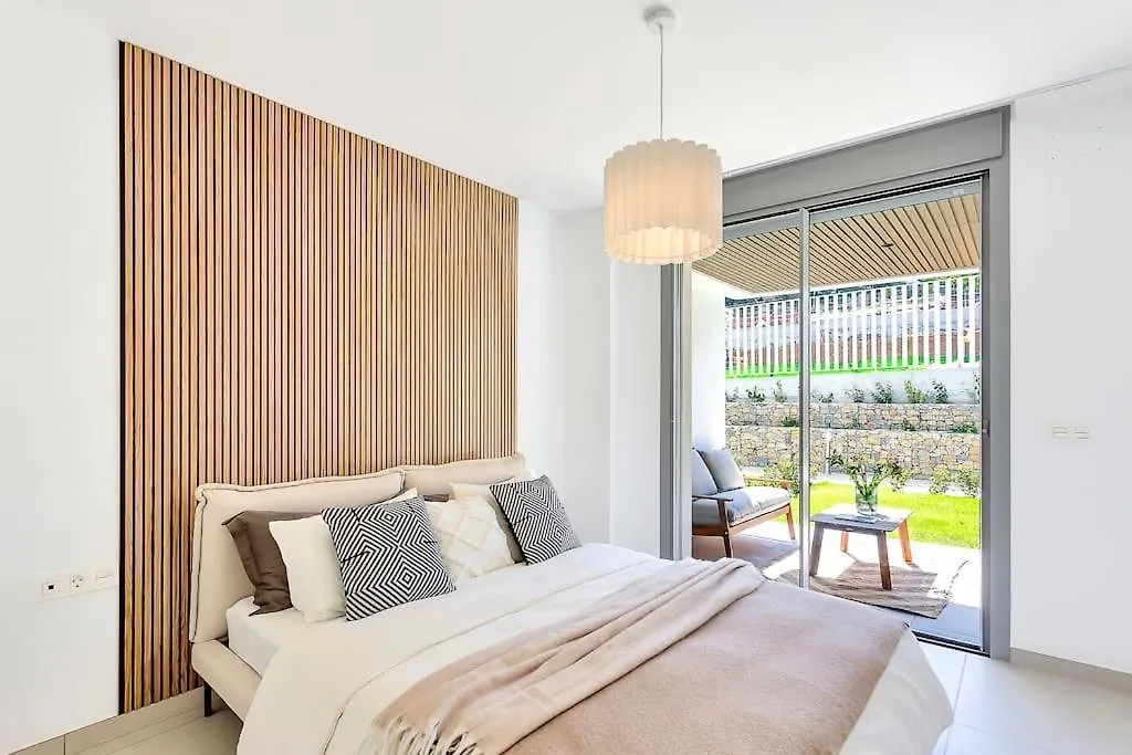 Beachside Retreat In Elviria, Near All Amenities! Μαρμπέλλα